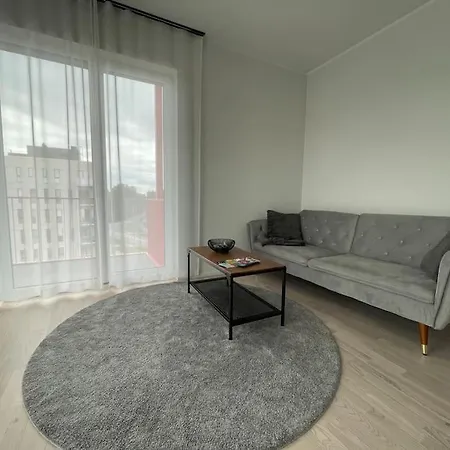 Spacious Well-lighted - Self Check-in, Parking Apartment *